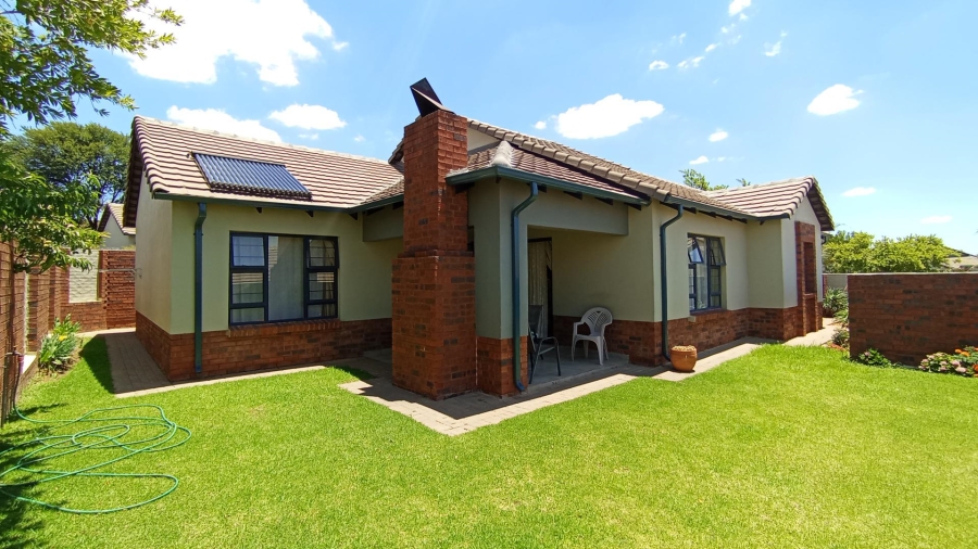 3 Bedroom Property for Sale in Amberfield Valley Gauteng