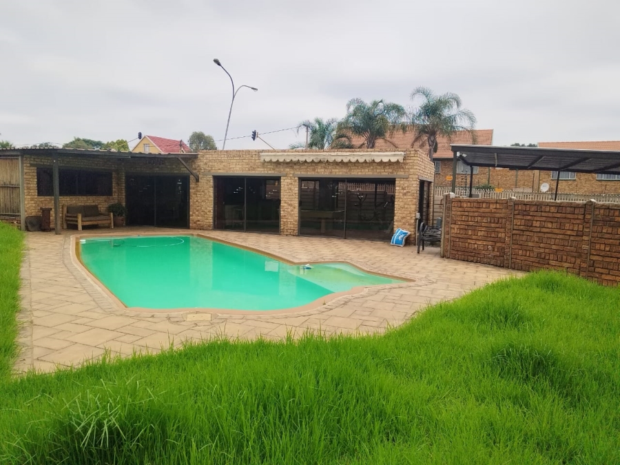 3 Bedroom Property for Sale in Allen Grove Gauteng