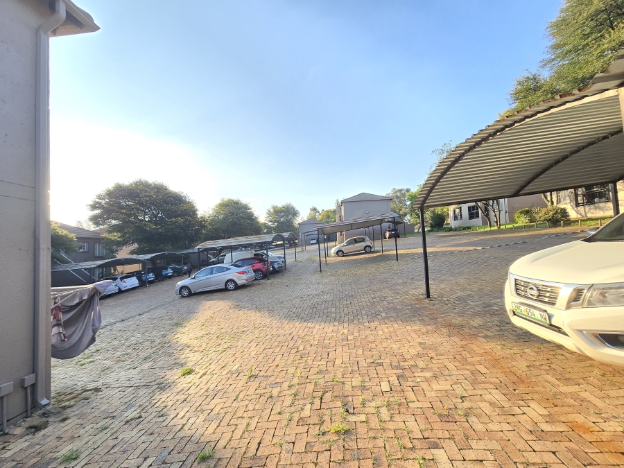 2 Bedroom Property for Sale in Wilgeheuwel Gauteng