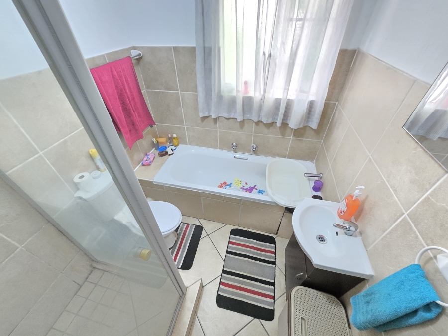 2 Bedroom Property for Sale in Wilgeheuwel Gauteng