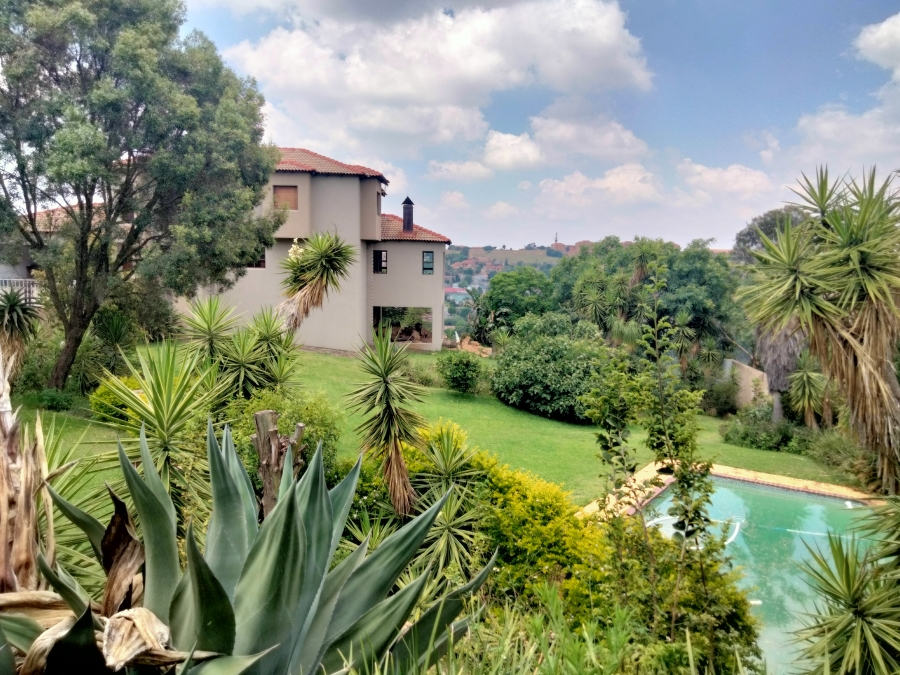 6 Bedroom Property for Sale in Kenmare Gauteng