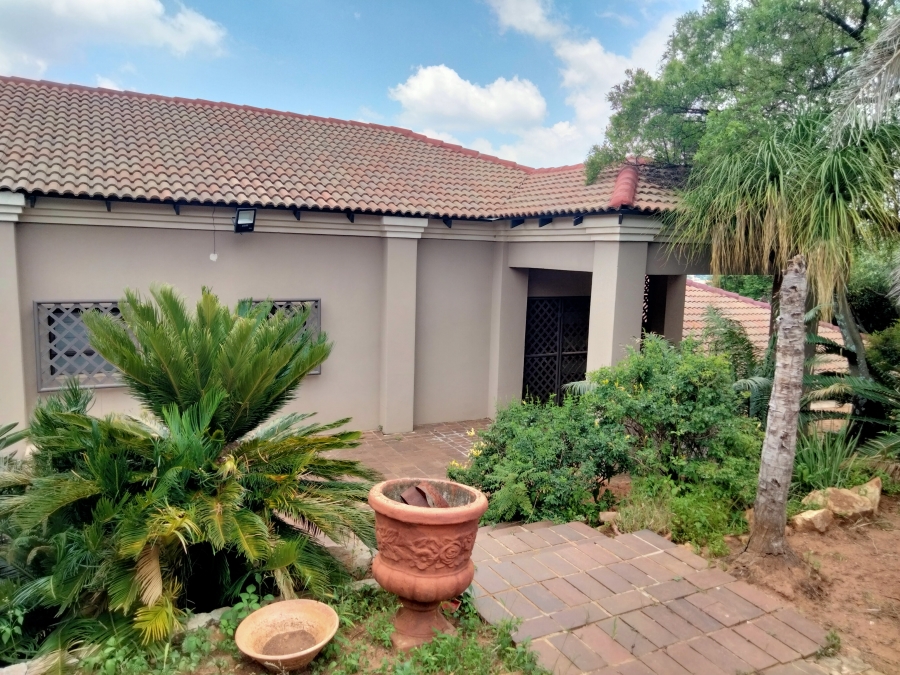 6 Bedroom Property for Sale in Kenmare Gauteng