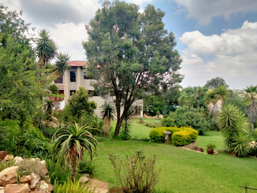 6 Bedroom Property for Sale in Kenmare Gauteng