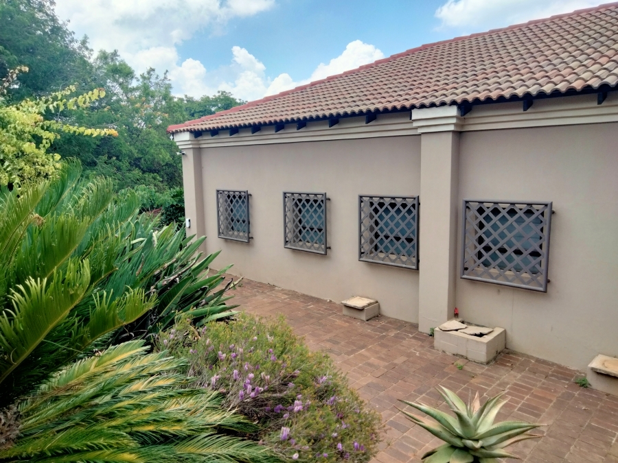 6 Bedroom Property for Sale in Kenmare Gauteng