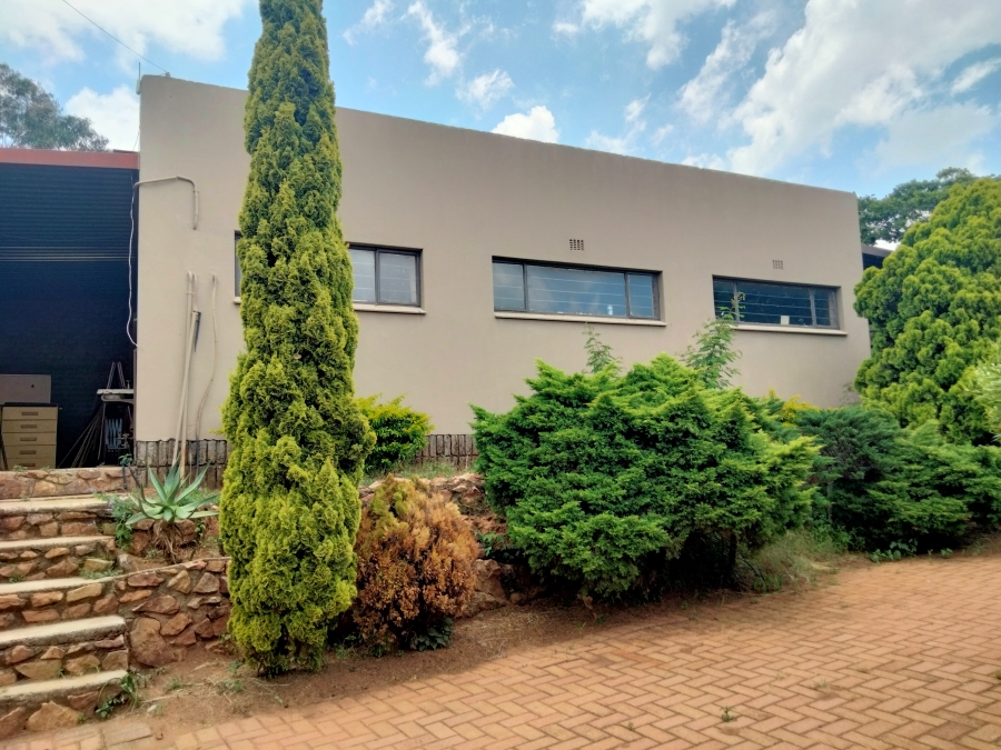 6 Bedroom Property for Sale in Kenmare Gauteng