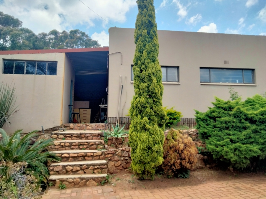 6 Bedroom Property for Sale in Kenmare Gauteng