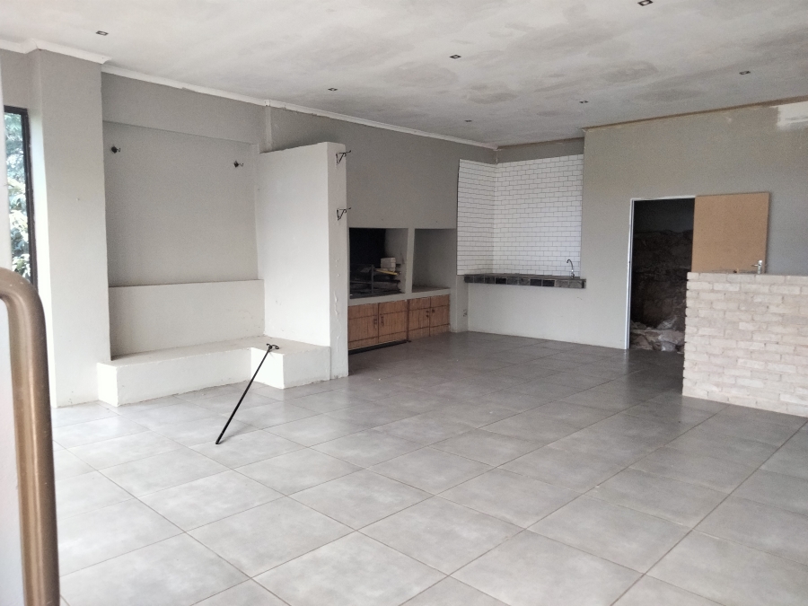 6 Bedroom Property for Sale in Kenmare Gauteng