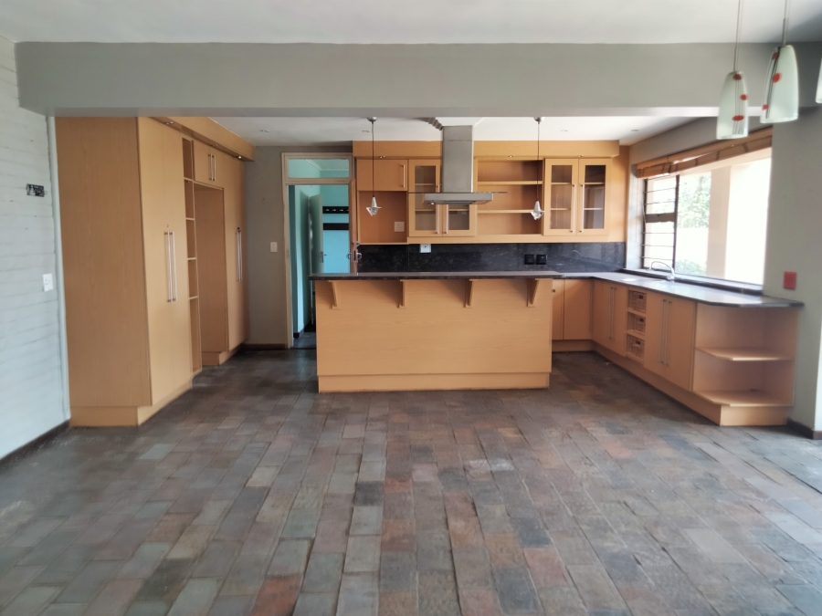 6 Bedroom Property for Sale in Kenmare Gauteng