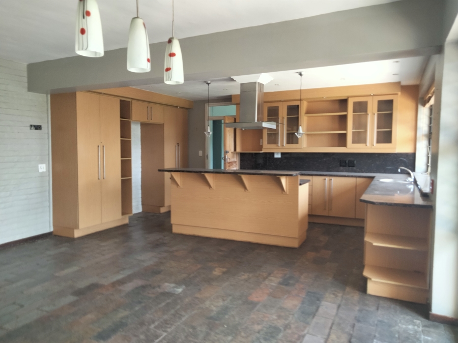 6 Bedroom Property for Sale in Kenmare Gauteng