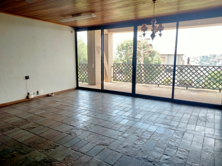 6 Bedroom Property for Sale in Kenmare Gauteng