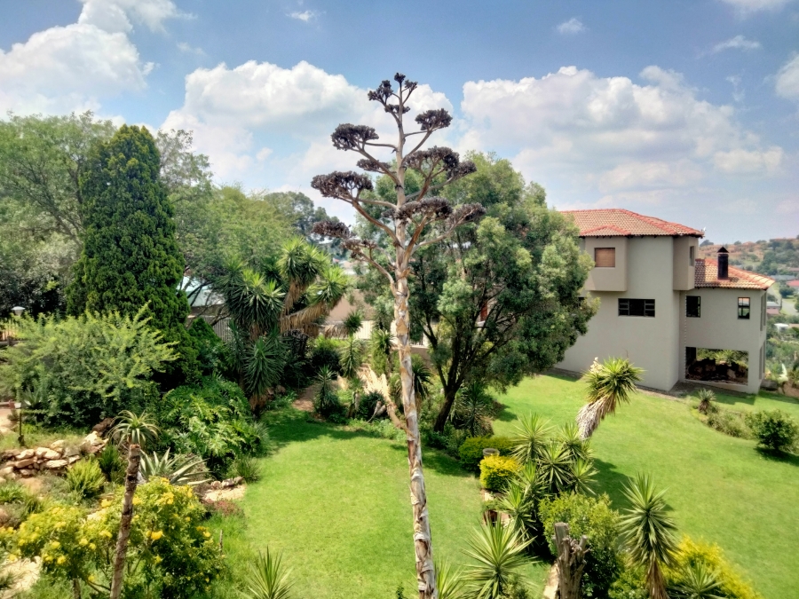 6 Bedroom Property for Sale in Kenmare Gauteng