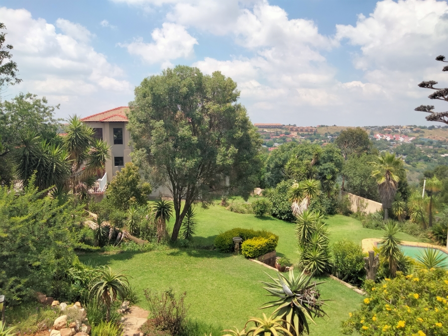 6 Bedroom Property for Sale in Kenmare Gauteng