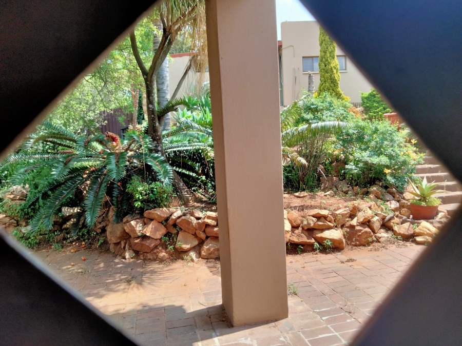 6 Bedroom Property for Sale in Kenmare Gauteng