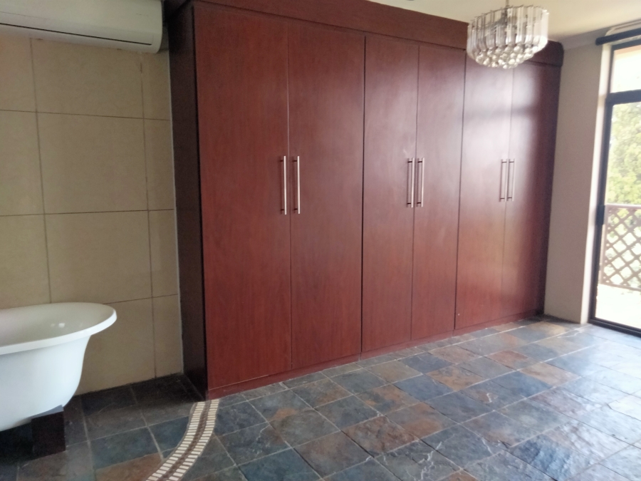 6 Bedroom Property for Sale in Kenmare Gauteng