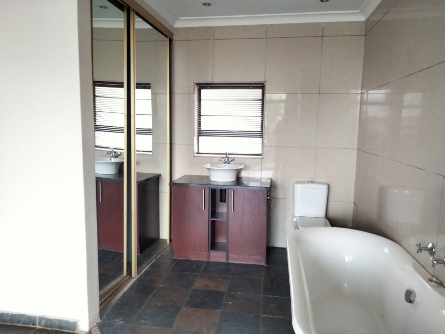 6 Bedroom Property for Sale in Kenmare Gauteng