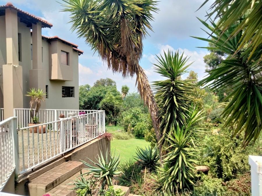 6 Bedroom Property for Sale in Kenmare Gauteng