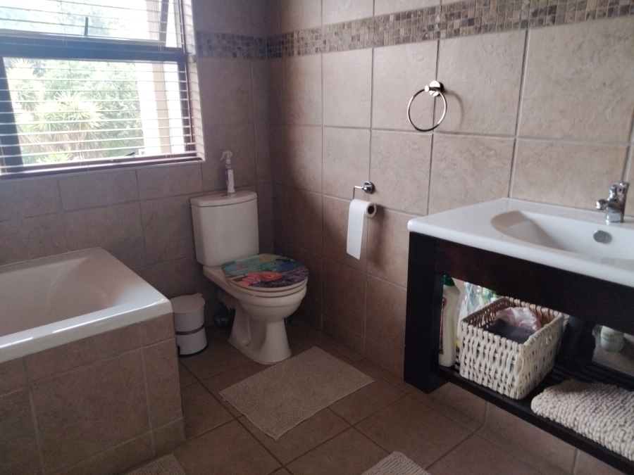 6 Bedroom Property for Sale in Kenmare Gauteng