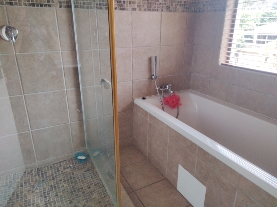 6 Bedroom Property for Sale in Kenmare Gauteng