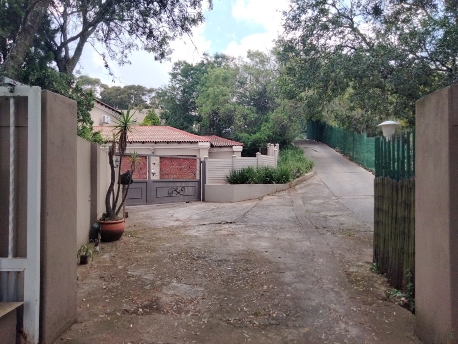 6 Bedroom Property for Sale in Kenmare Gauteng