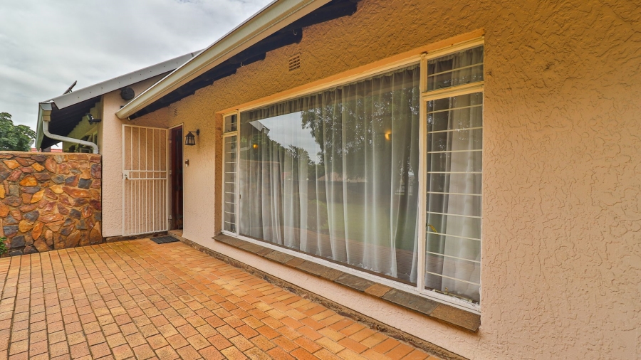 3 Bedroom Property for Sale in Parkhill Gardens Gauteng