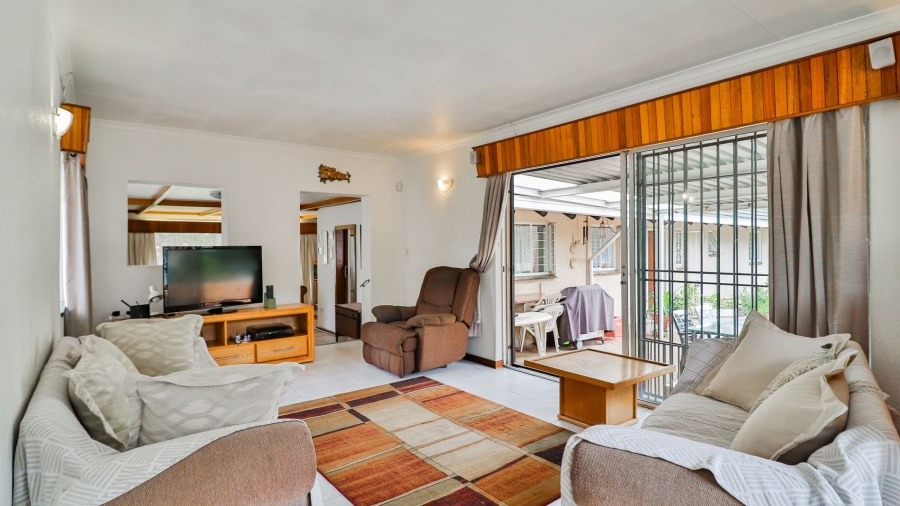 3 Bedroom Property for Sale in Parkhill Gardens Gauteng