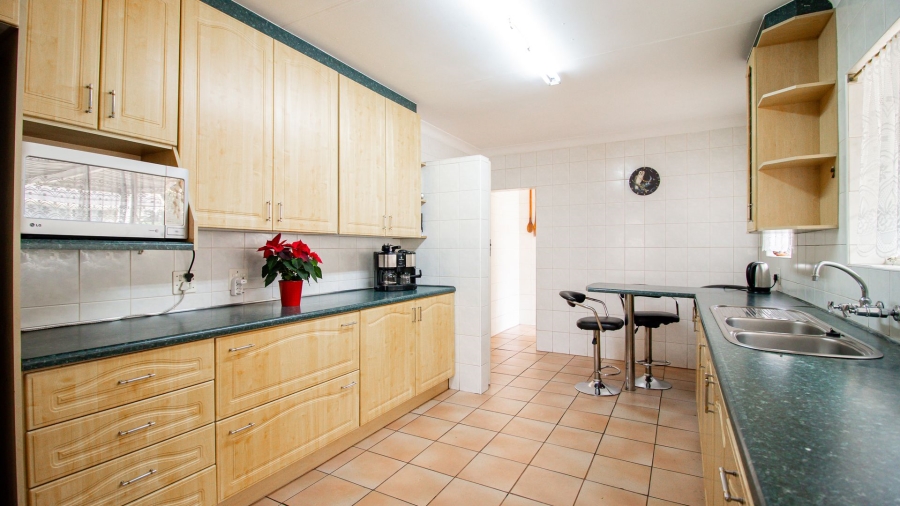 3 Bedroom Property for Sale in Parkhill Gardens Gauteng