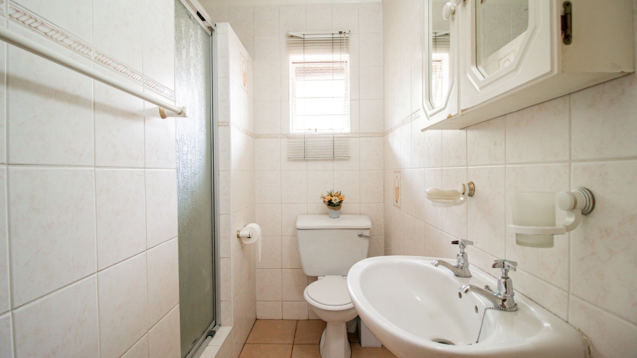 3 Bedroom Property for Sale in Parkhill Gardens Gauteng