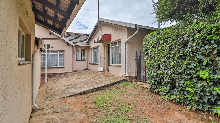 3 Bedroom Property for Sale in Parkhill Gardens Gauteng