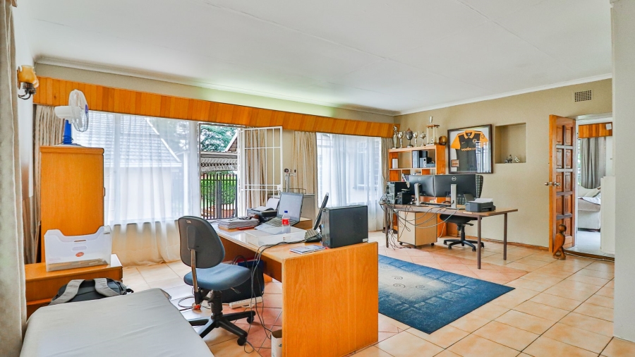 3 Bedroom Property for Sale in Parkhill Gardens Gauteng