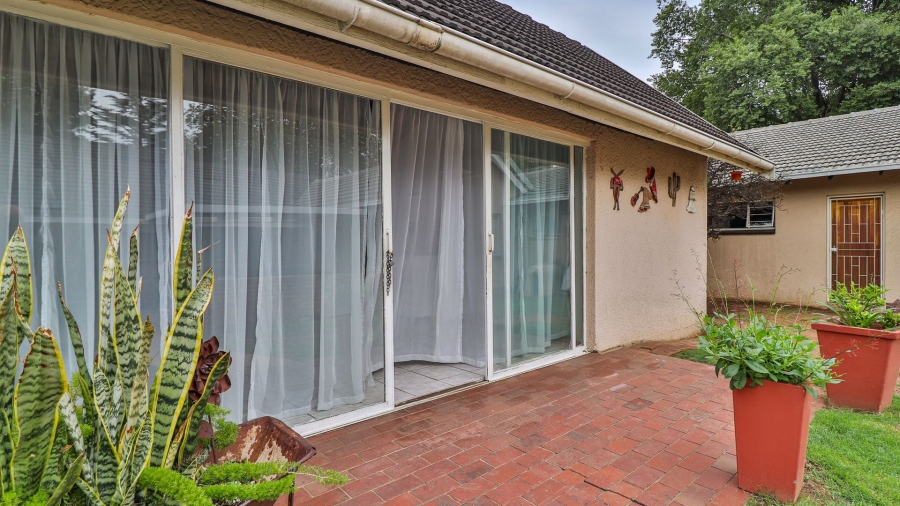 3 Bedroom Property for Sale in Parkhill Gardens Gauteng
