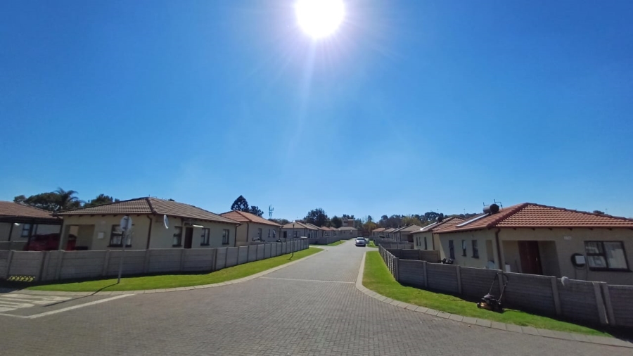 To Let 2 Bedroom Property for Rent in Albemarle Gauteng