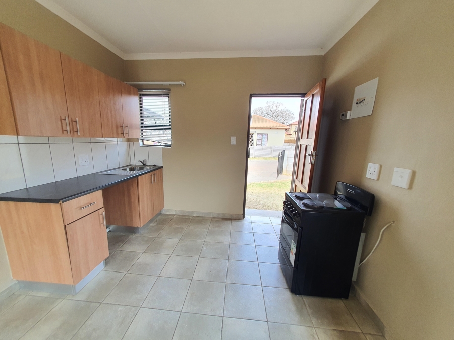 To Let 2 Bedroom Property for Rent in Albemarle Gauteng