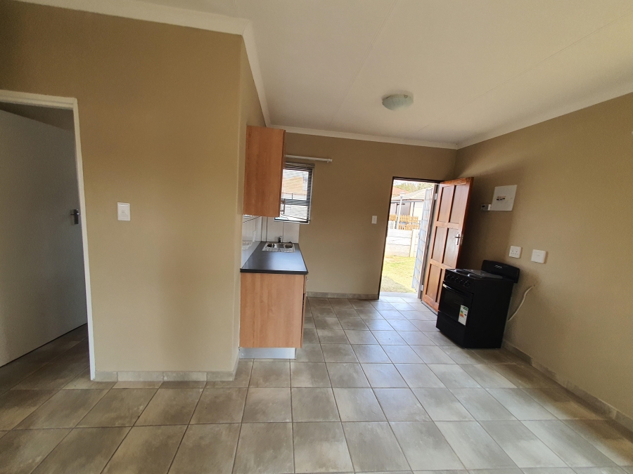 To Let 2 Bedroom Property for Rent in Albemarle Gauteng