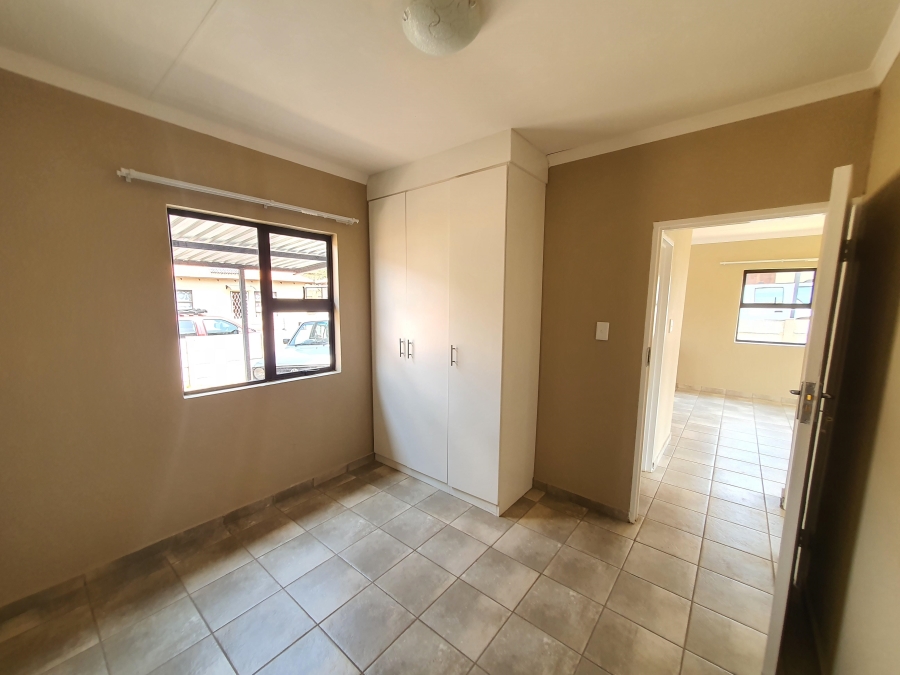 To Let 2 Bedroom Property for Rent in Albemarle Gauteng