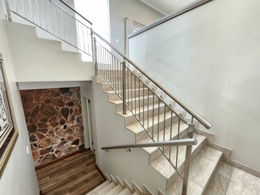 To Let 2 Bedroom Property for Rent in Waterkloof Ridge Gauteng