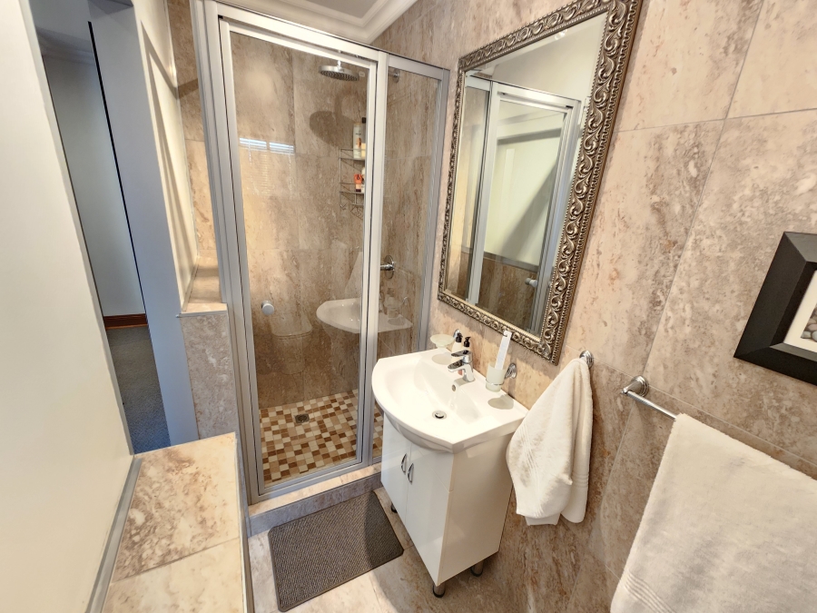 To Let 2 Bedroom Property for Rent in Waterkloof Ridge Gauteng