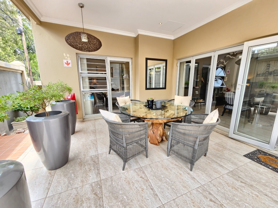 To Let 2 Bedroom Property for Rent in Waterkloof Ridge Gauteng