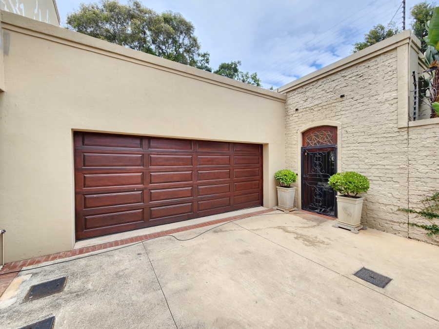To Let 2 Bedroom Property for Rent in Waterkloof Ridge Gauteng