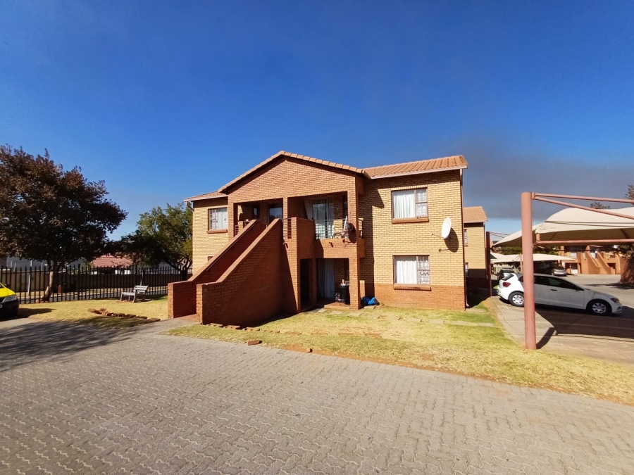 To Let 2 Bedroom Property for Rent in Albemarle Gauteng