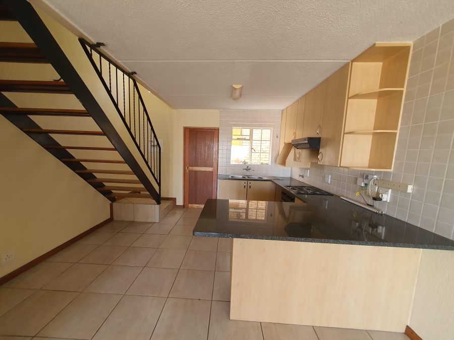 To Let 2 Bedroom Property for Rent in Primrose Hill Gauteng