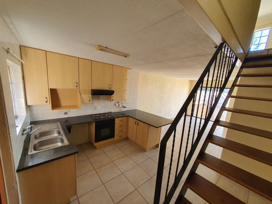 To Let 2 Bedroom Property for Rent in Primrose Hill Gauteng