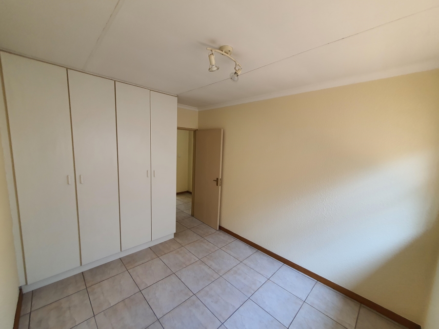 To Let 2 Bedroom Property for Rent in Primrose Hill Gauteng