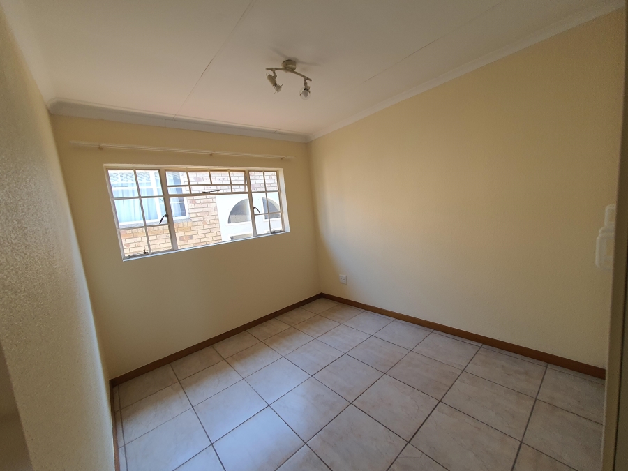 To Let 2 Bedroom Property for Rent in Primrose Hill Gauteng
