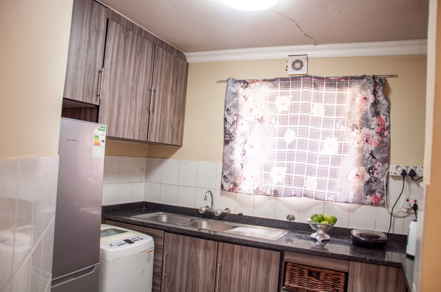 2 Bedroom Property for Sale in Vorna Valley Gauteng