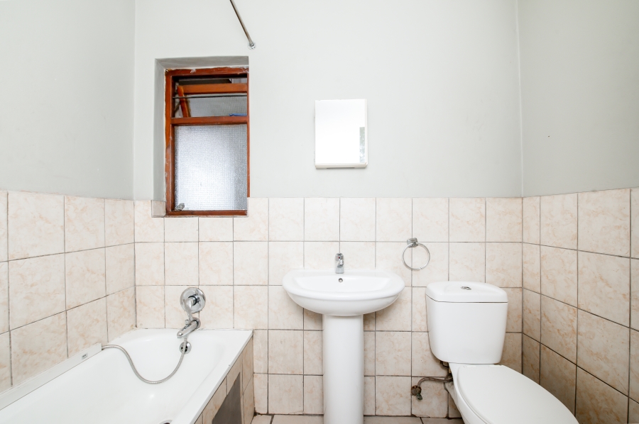 1 Bedroom Property for Sale in Erand Gardens Gauteng