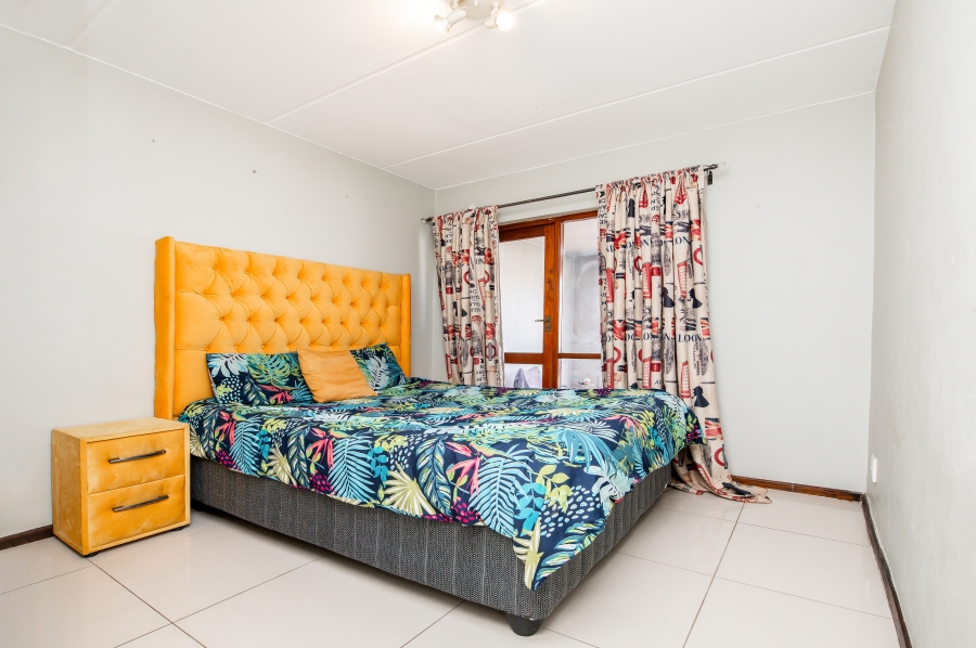 1 Bedroom Property for Sale in Erand Gardens Gauteng