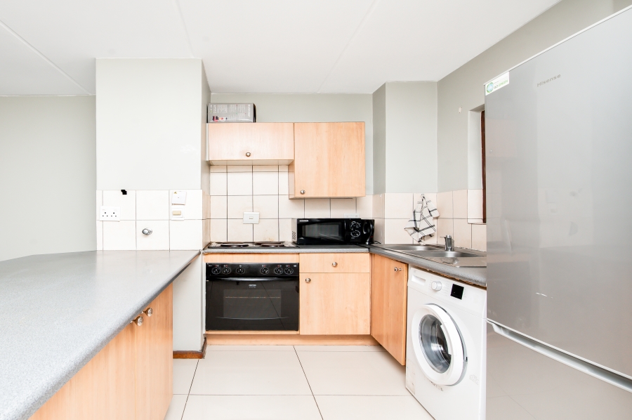 1 Bedroom Property for Sale in Erand Gardens Gauteng