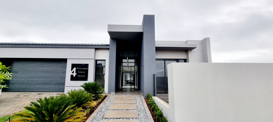 6 Bedroom Property for Sale in Midstream Heights Gauteng