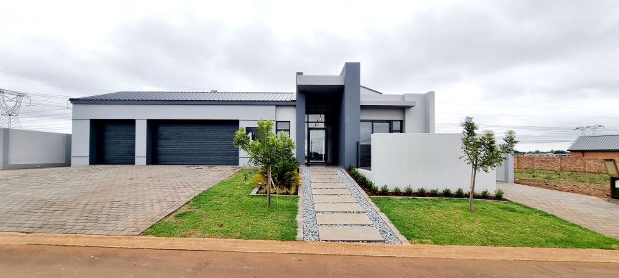 6 Bedroom Property for Sale in Midstream Heights Gauteng