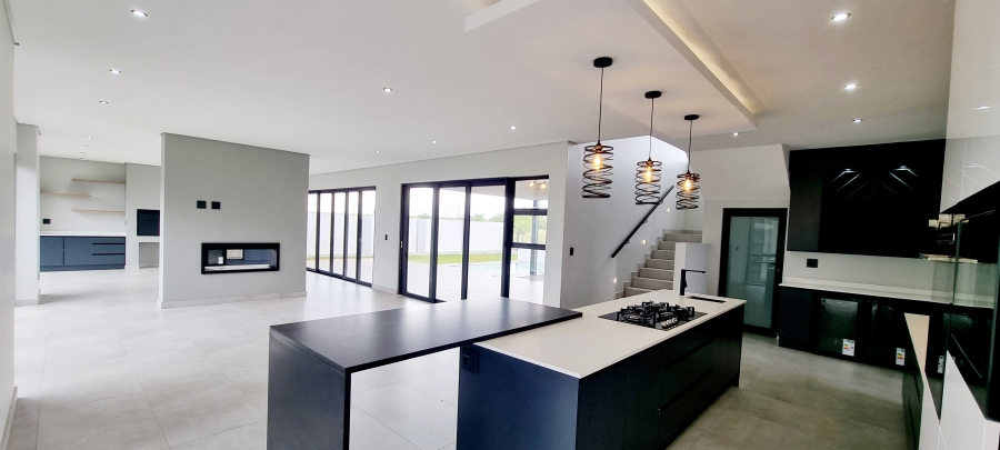 6 Bedroom Property for Sale in Midstream Heights Gauteng